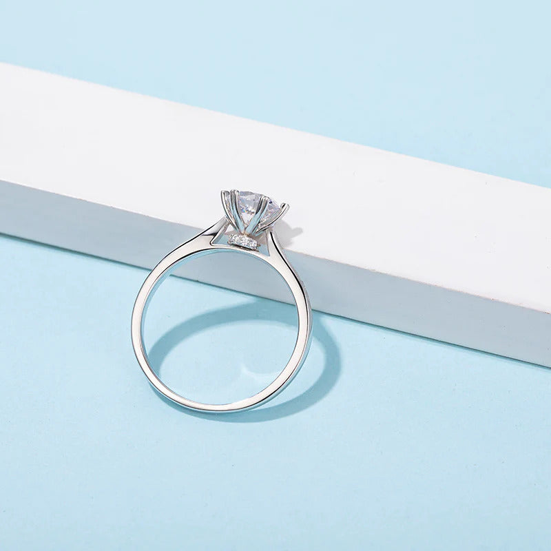 Round Cut Moissanite Ring