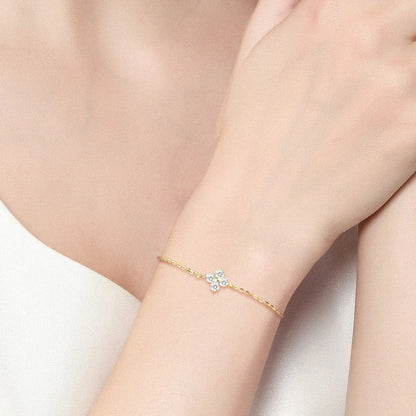 Minimalist Four-Leaf Clover Moissanite Bracelet