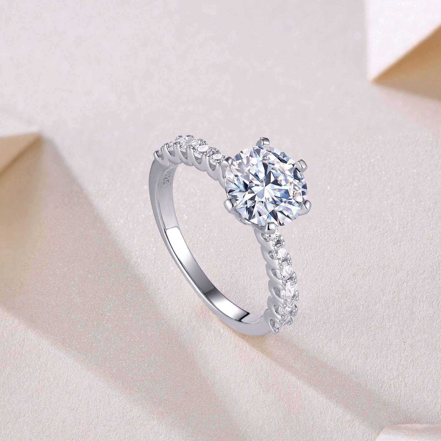 Travel Moissanite Ring 2 carat 