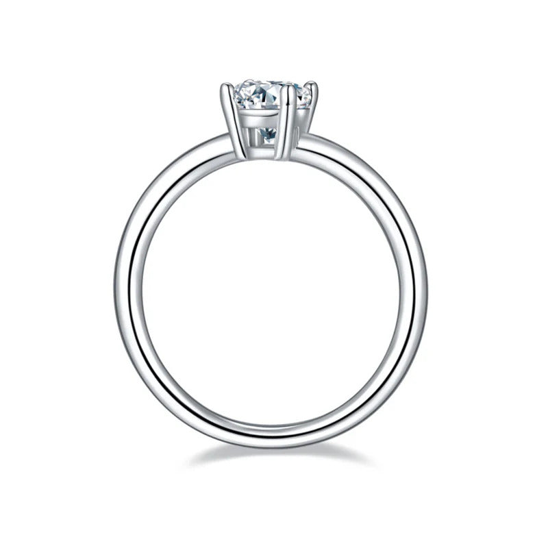 Oval Cut 1 Carat Moissanite Solitaire Ring