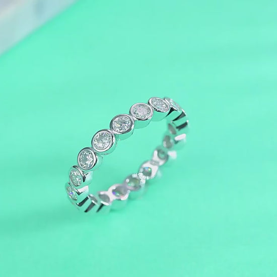 Round Brilliant Bezel Setting Moissanite Eternity Ring 